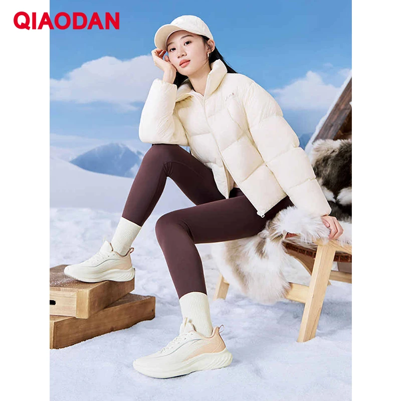 

QIAODAN спортивная обувь, женские кожаные кроссовки, зимние утепленные повседневные прогулочные кроссовки на флисовой подкладке, 2025 г., теплые кроссовки QXG022254233B