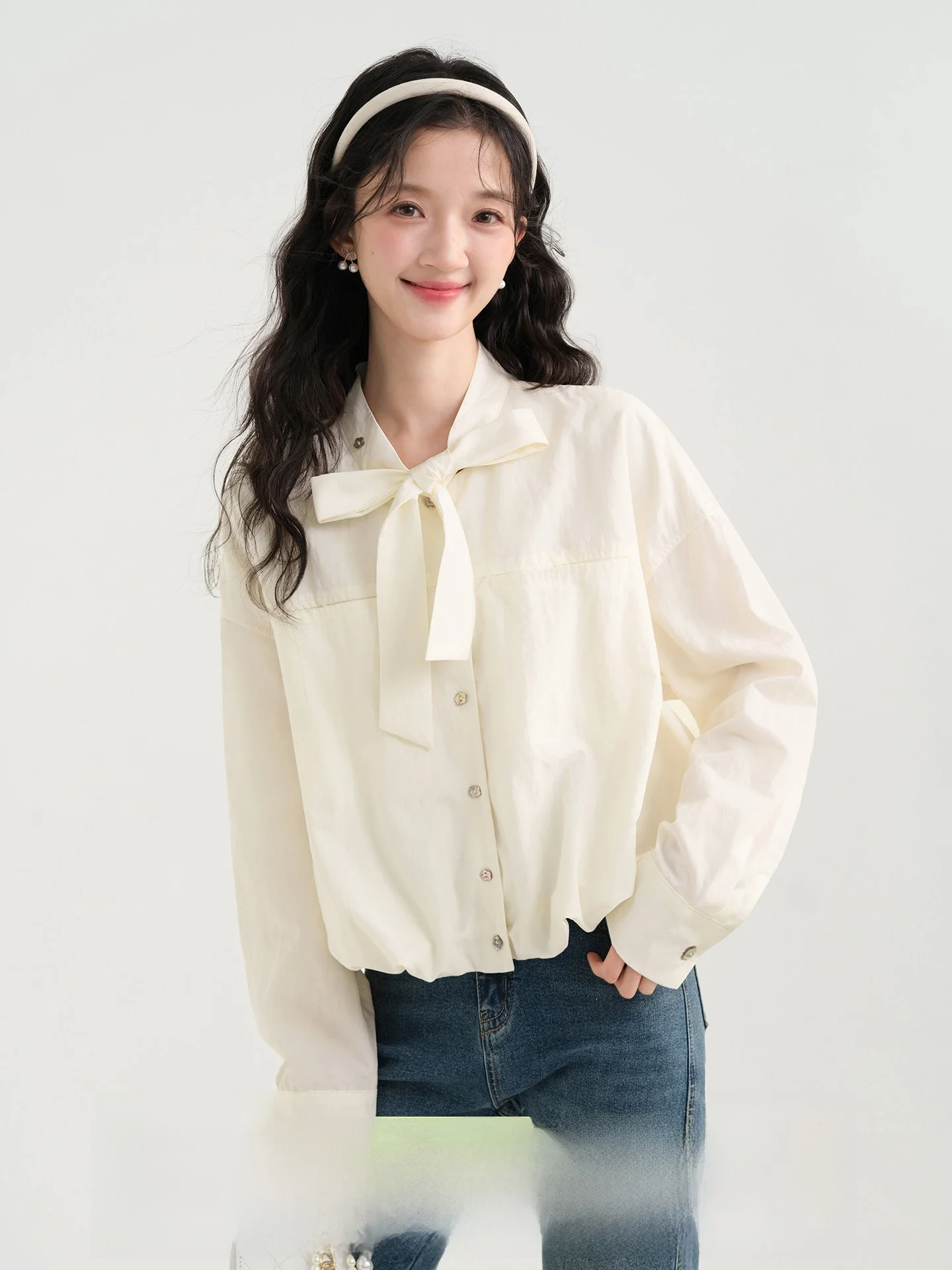 

Элегантная женская рубашка с длинным рукавом, новинка весеннего сезона, абрикосового цвета, с воротником-стойкой и завязками, дышащая, удобная, свободного кроя.