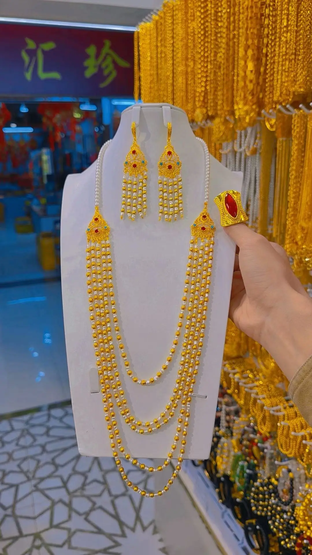 

New French Dubai Fashion 24K Gold Plated Necklace Earrings and Exquisite Engagement Party Jewelry Set for Lovers