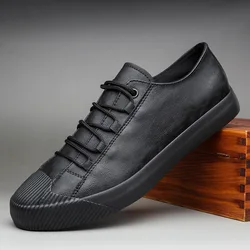 Zapatos bajos de lujo vulcanizados para hombre, nuevas de cuero de otoño, zapatos informales, zapatillas coreanas transpirables negras con cordones