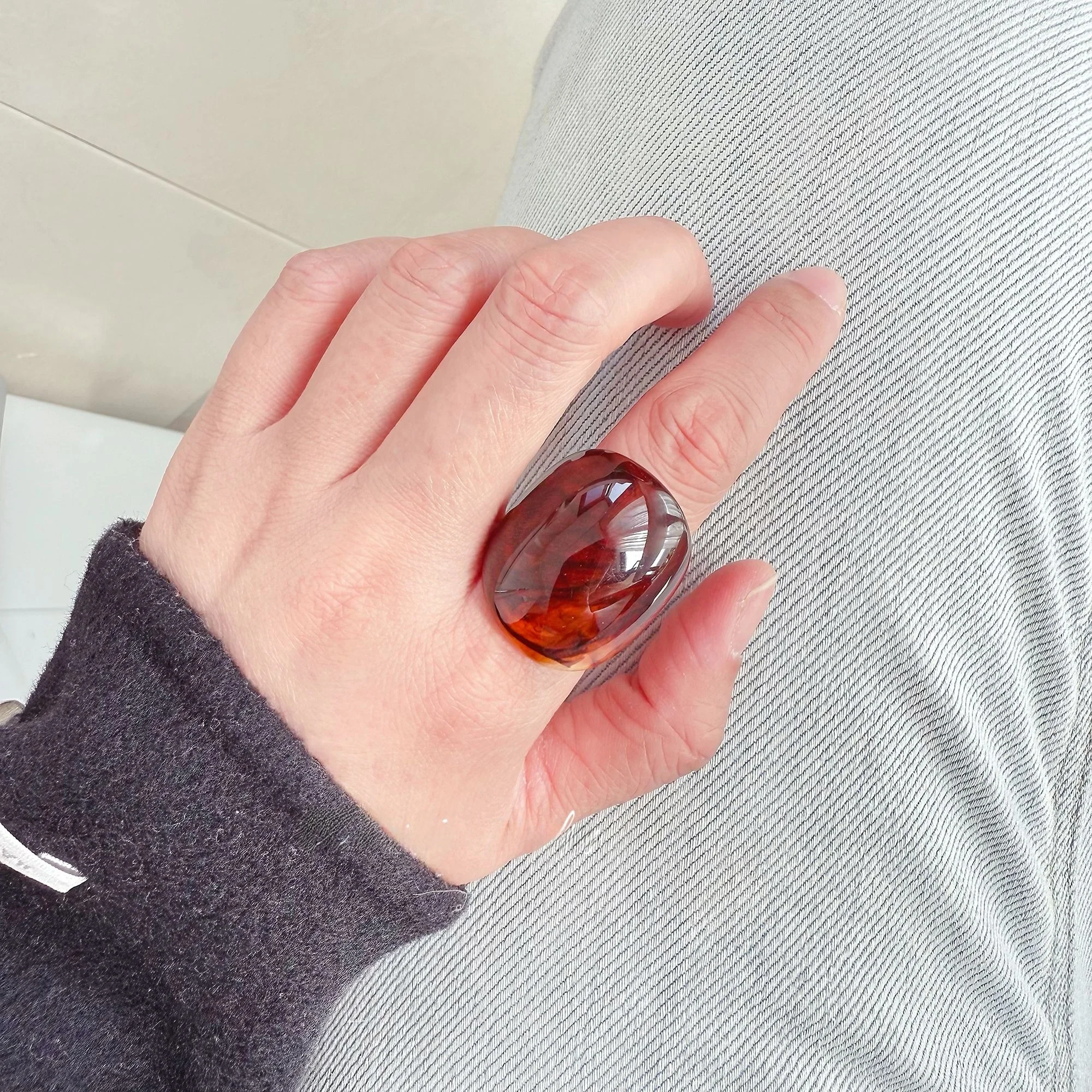 anel-de-resina-exclusivo-cor-ambar-vintage-desbotada-anel-para-o-dedo-indicador-joia-da-moda-em-estilo-europeu-e-coreano-p