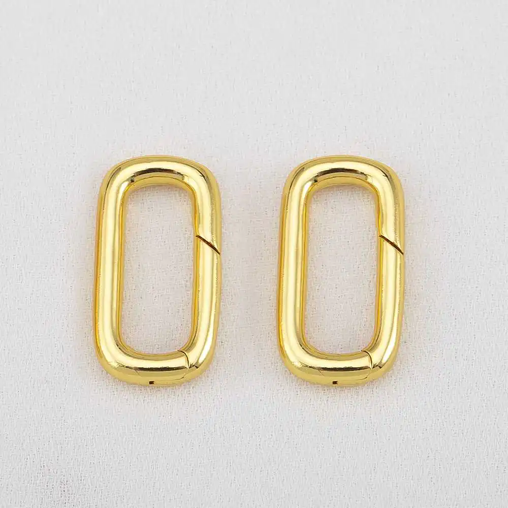 Variant: 18K Gold 10x19mm