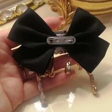 بروش على الطراز البريطاني العتيق للنساء - دبوس طوق على شكل ربطة عنق من حجر الراين والشرابة - مجوهرات قميص على شكل زهرة من القماش الأنيق #4