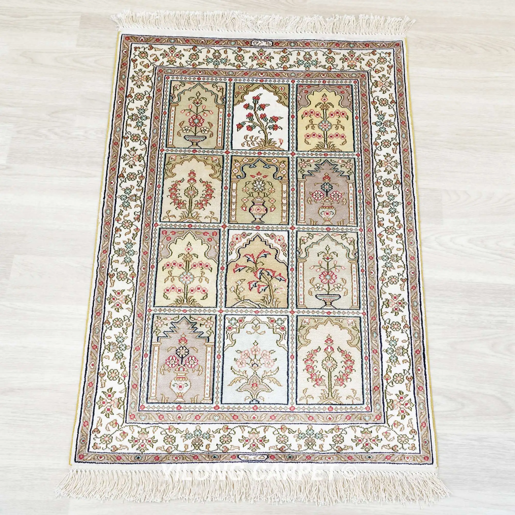 61x91cm Four Seasons Hand Knotted Home Carpet Hand Craft Area Silk Rug (HF134B)