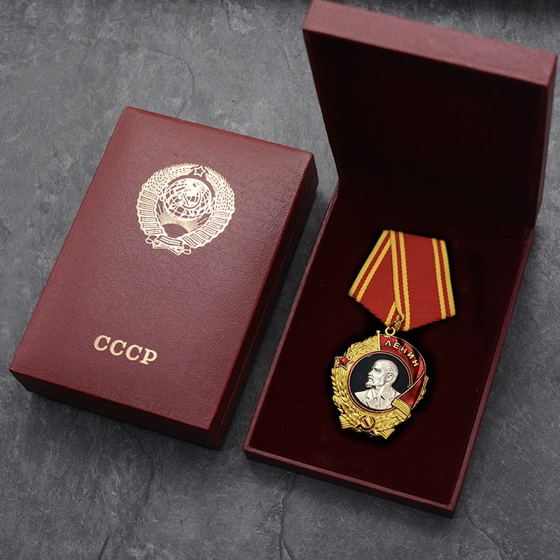 Soviet Union CCCP Medal Order of Friendship October Revolution Lenin Red Banner Nationalities Joint Platoon Collectible Item