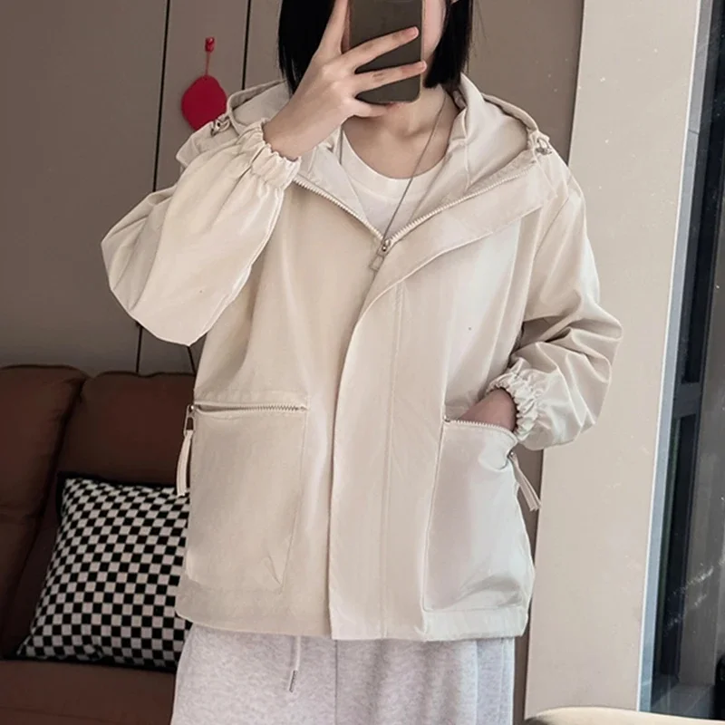 2025年春秋向け小さめフード付きジャケット カジュアルコート 新スタイルアサルトジャケット ゆったりウィンドブレーカー 学生/通勤トレンド