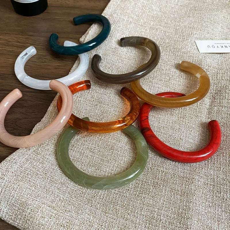 Unique Design Resin Texture Acrylic Bangle for Women Simple Versatile Opening Smudging Bangles Light Luxury Fashion Jewelry A1