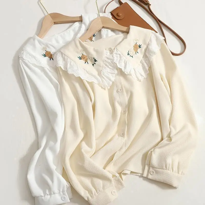 Camisa de manga larga holgada y adelgazante para mujer, con cuello de muñeca bordado, estilo dulce, de fibra de poliéster 100%, novedad de primavera, estilo estudiantil y moderno.