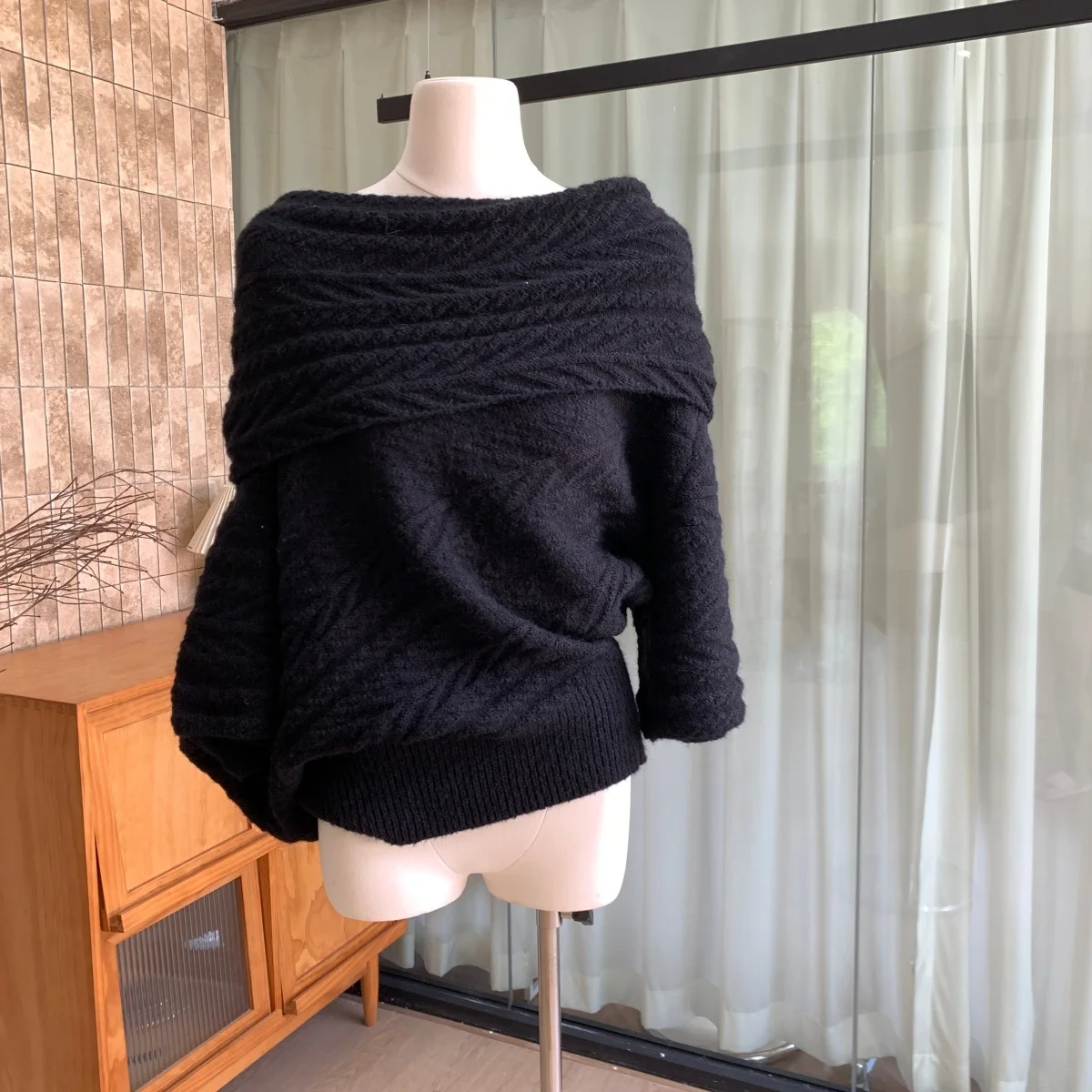 

Женский элегантный тонкий свитер с разрезным вырезом и рукавами три четверти, женская уличная одежда, однотонный пуловер, нерегулярный джемпер, топ