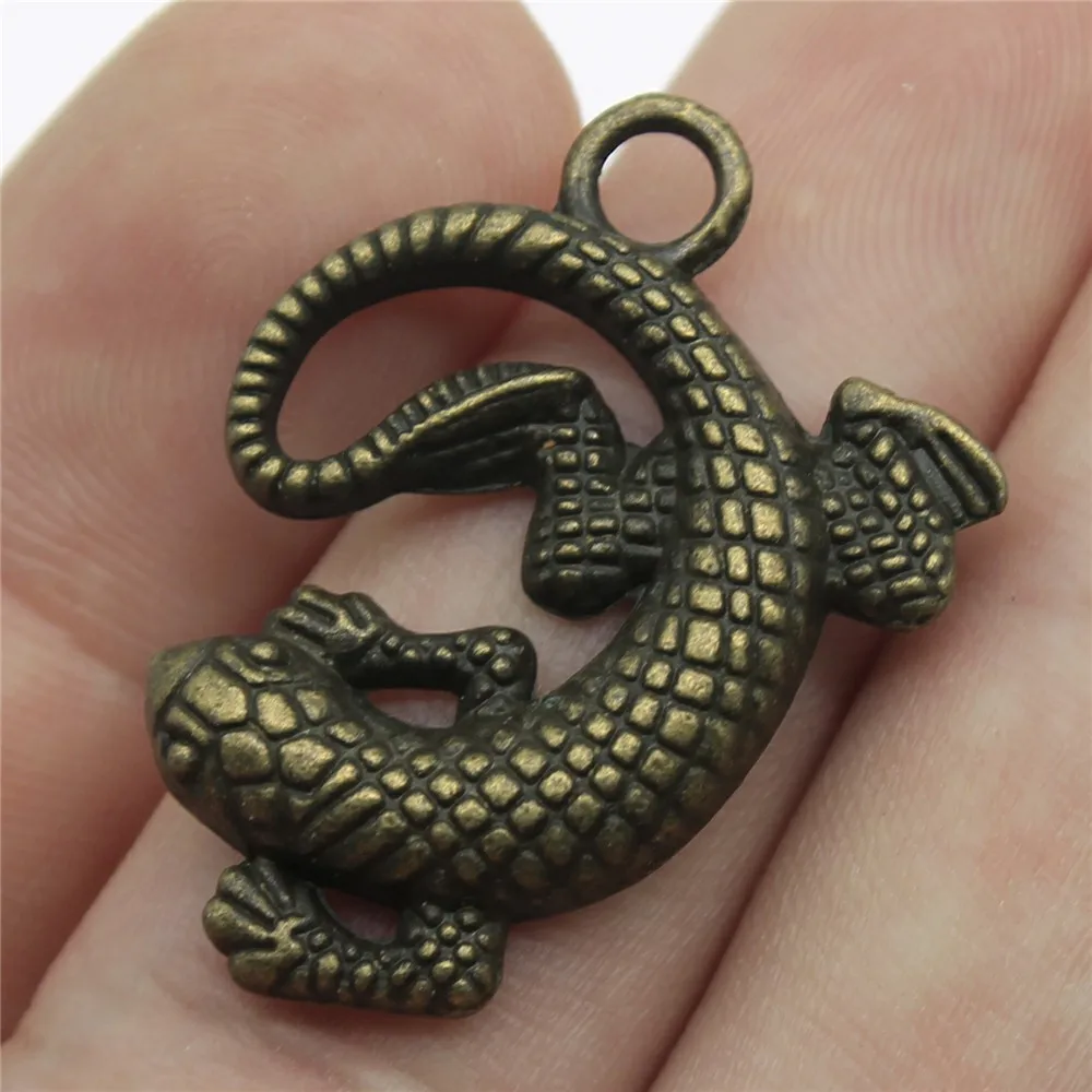 WYSIWYG 4pcs 31x24mm Pendant Gecko Chameleon Charm Pendants For Jewelry Making 2 Colors Lizard Pendants