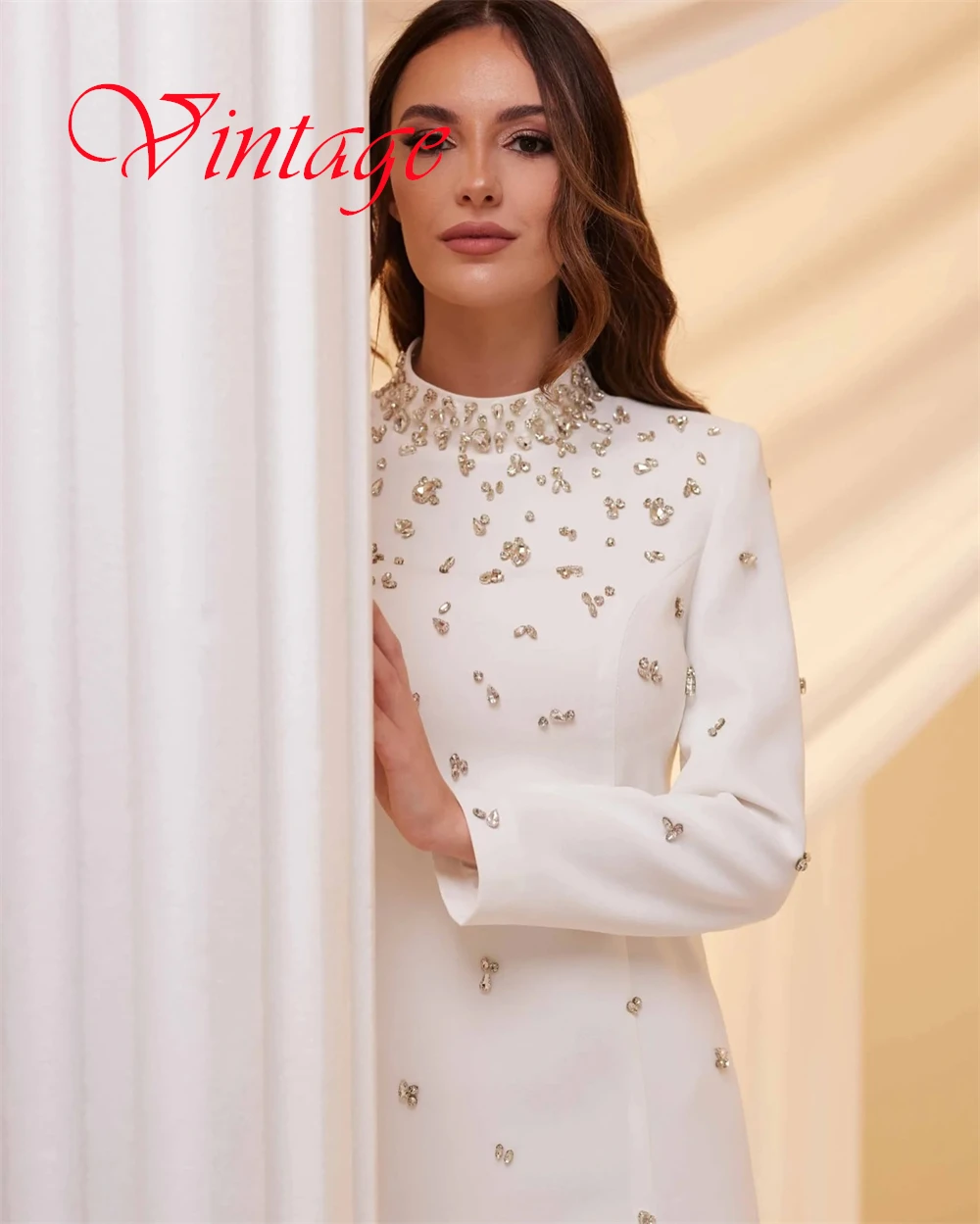 تخصيص كلاسيكي الأبيض جيرسي مساء اللباس مزاجه عالية العنق طويلة الأكمام سستة الظهر كريستال فساتين المناسبات الخاصة