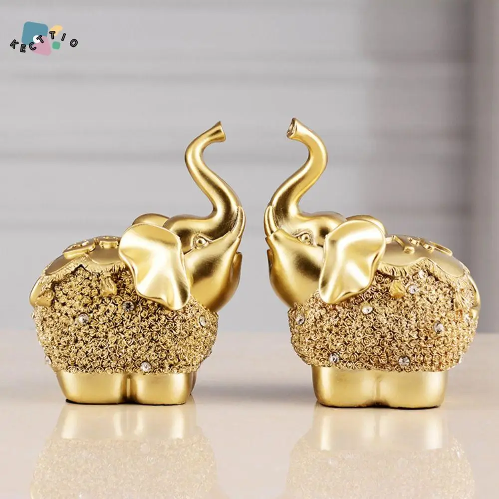 

Cute Golden Elephant Figurine Resin Crafts Handmade Feng Shui Elephant Statue Retro Chinese Traditional Elephant Sculpture