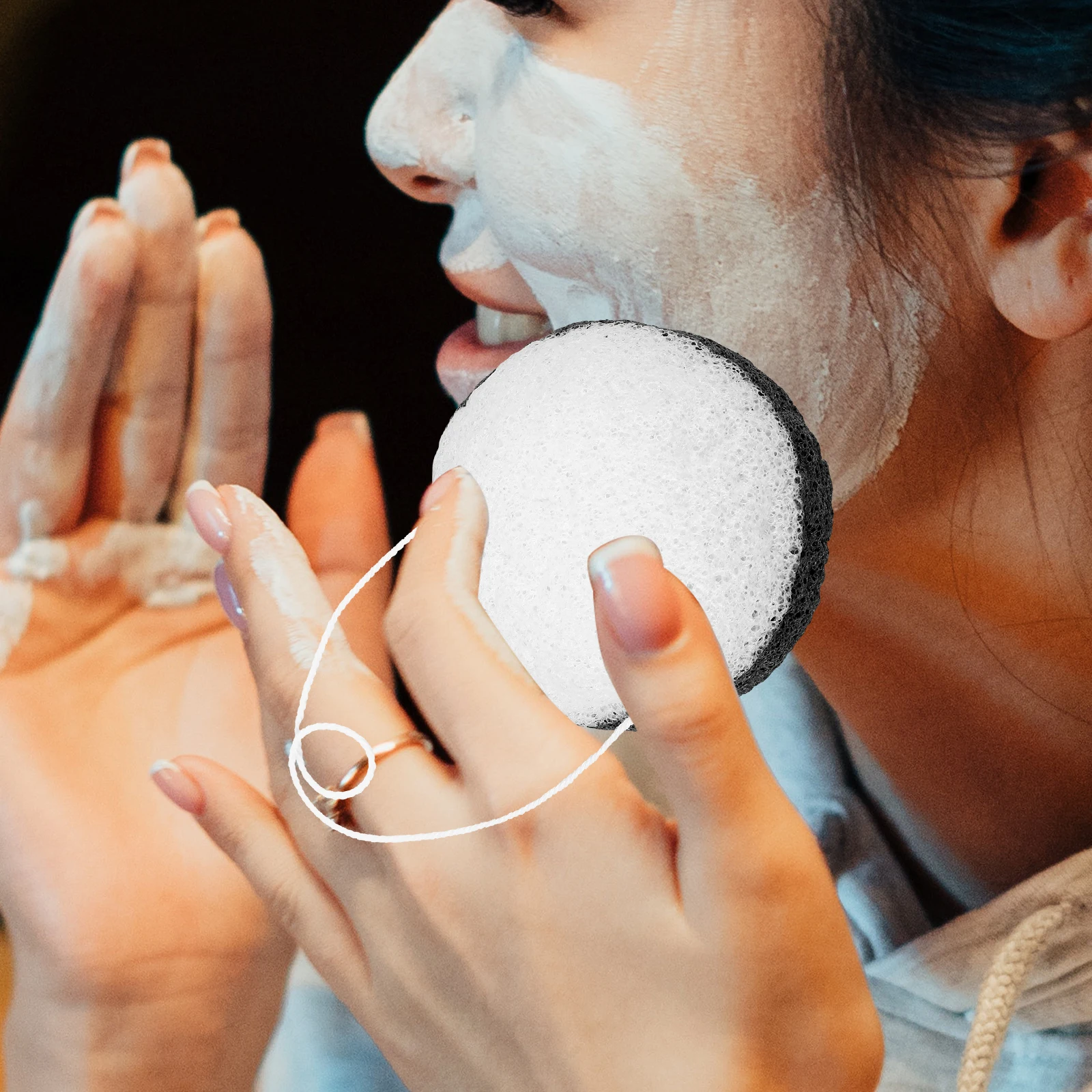 Spugna detergente per il viso Carbone di bambù Konjac Pulizia profonda Esfoliante Dischetti struccanti Salviette per il viso per le donne di lunga durata