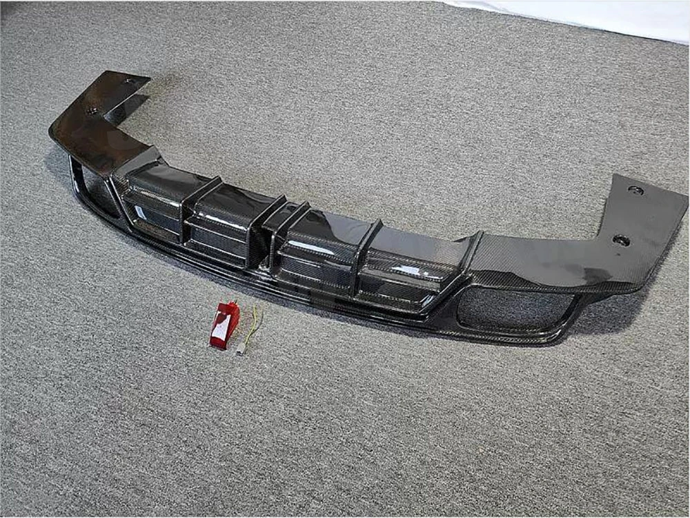 For Porsche Cayenne 2022 Rear Bumper Lip Diffuser Spoiler With LED Light Carbon Fiber Body kits Car Accessories FRP