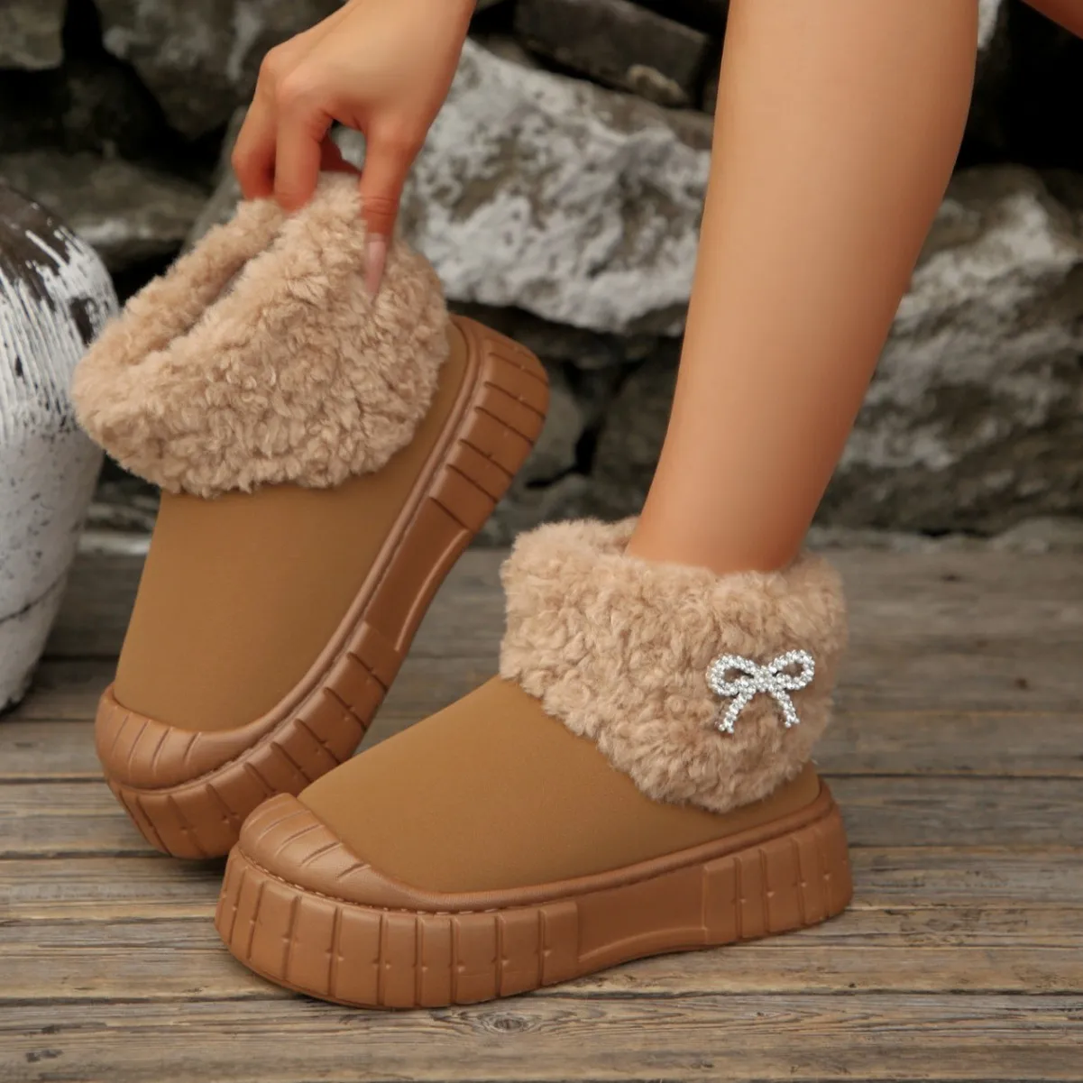 Soft Thick Bottom Non Slip Furry Snow Boots Women 2025 Winter Chunky Platform Fluffy Fur Ankle Boots Warm Plush Bowknot Shoes