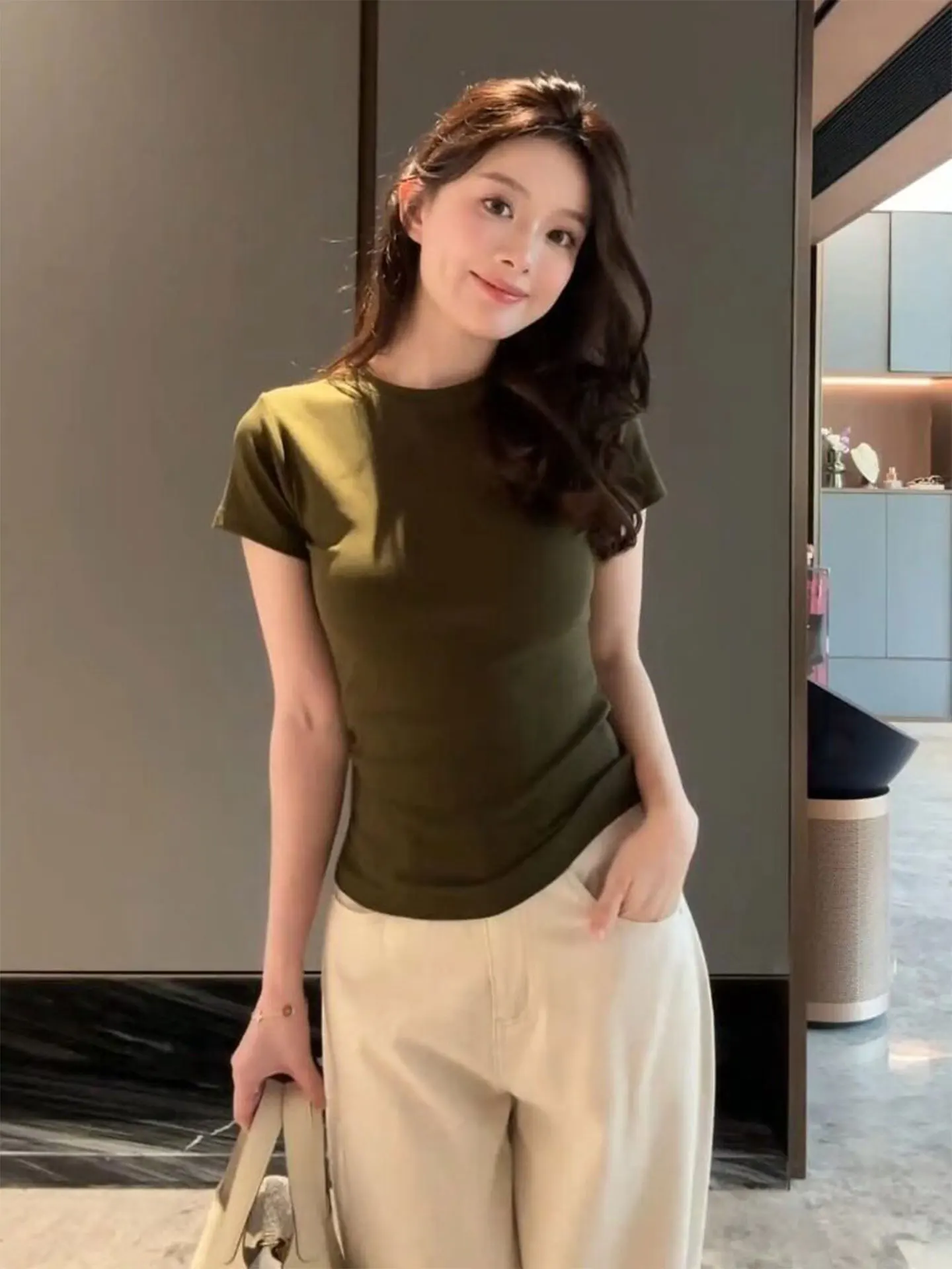 

plus Size Women's Military Green Slim Fit round Neck Short Sleeve T-Shirt Summer Versatile Body Shaping Top Ladies Fashion