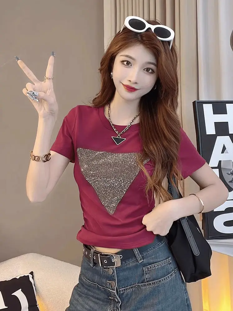 

Модная женская футболка с короткими рукавами летом 2023 года, новый универсальный утягивающий короткий топ