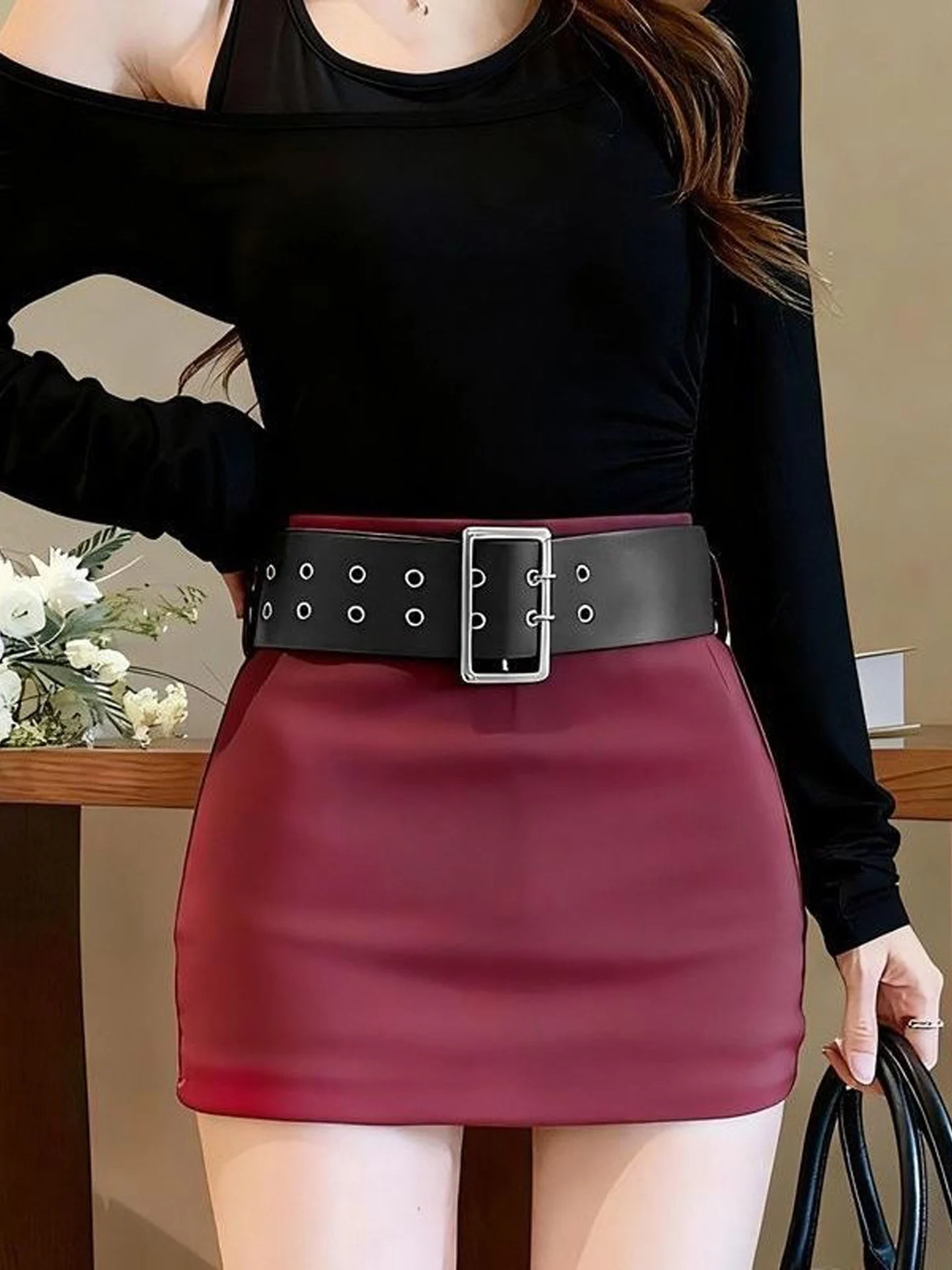 Sexy Tight  Skirt Women's High Waist Bodycon Anti-Light Tight Fit Short Skirt Korean Style Commute Daily Use Zipper Closure