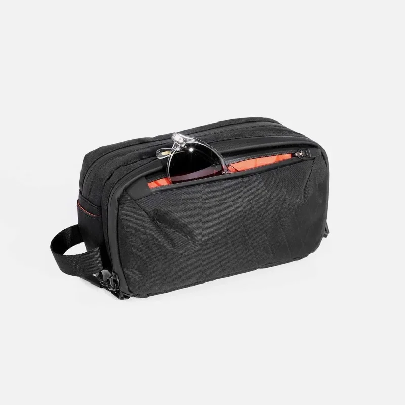 Aer Dopp Kit 2 X-Pac Versátil y espacioso bolso bandolera para viajes y uso diario, nailon duradero, bolso de pecho