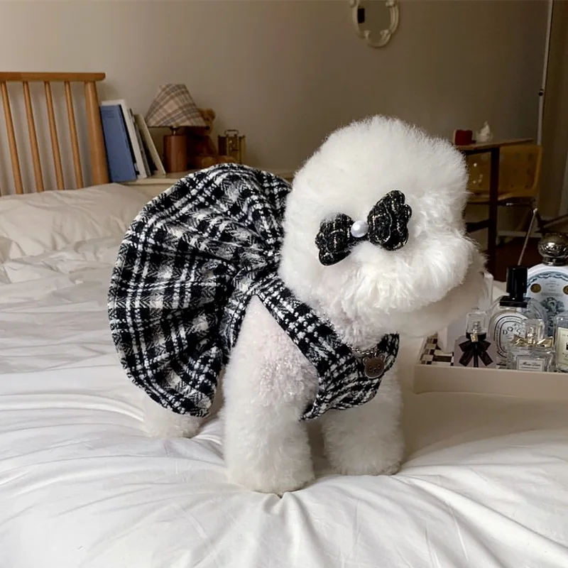 Winter Dog Dress Pet Dog Warm Clothes Black White Striped Plaid Dog Shirt Puppy Skirt Thickened Cotton Dog Coat Bichon Cat Vest