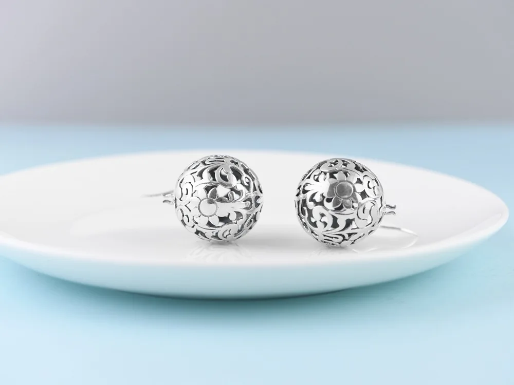 100% S925 Sterling Silver Vintage craft hollow out round ball  Tang grass pattern women's style Earrings