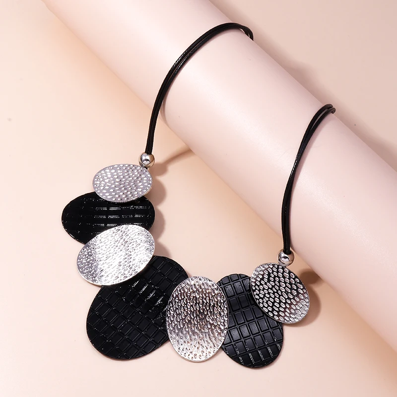 Fashion Choker Necklaces for Women Female Metal Round Vintage Statement Necklace Girls Party Holiday Jewelry Gifts