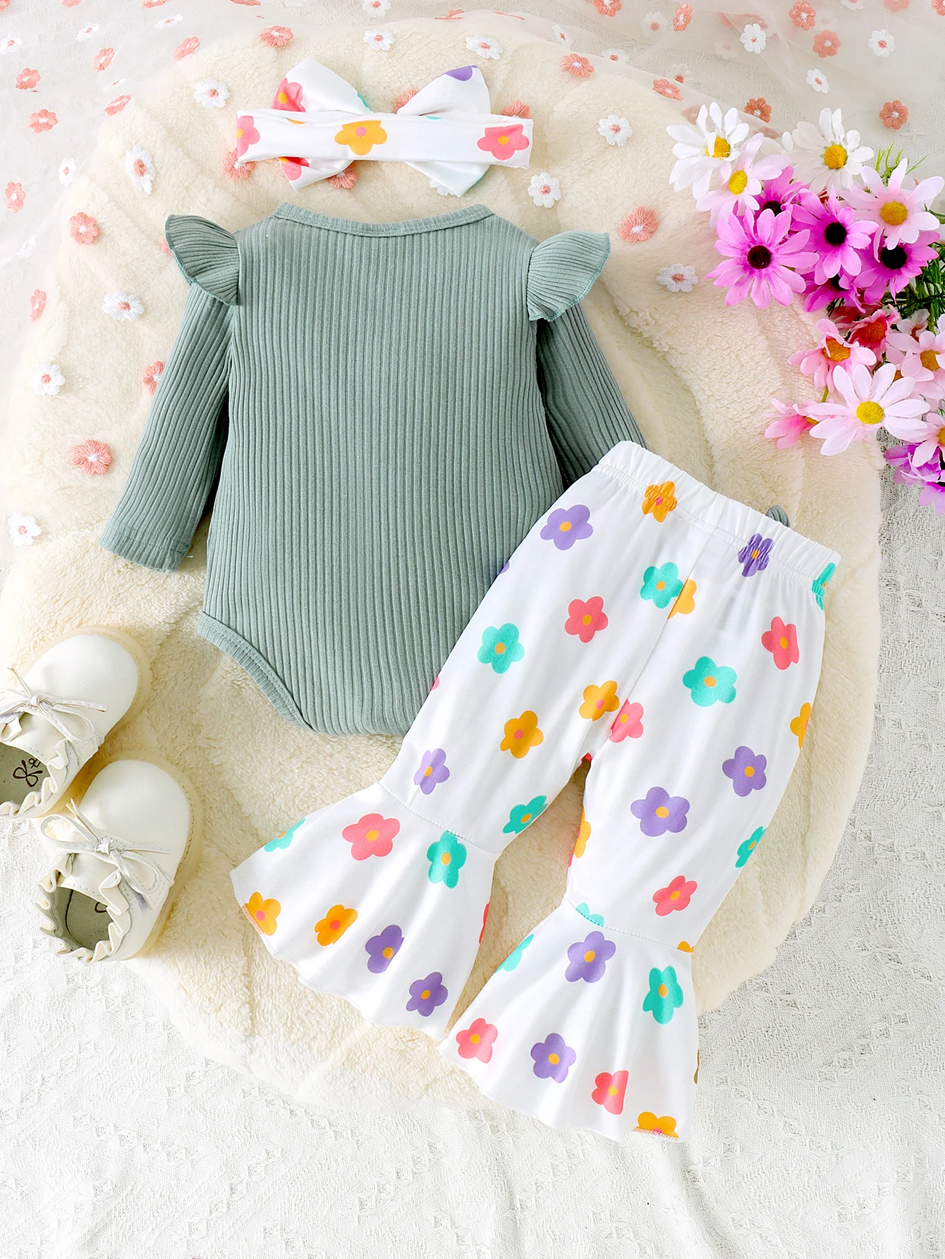 3PCS Autumn new style 0-1 year old girl baby treasure simple and fashionable round collar green suit + printed pants set