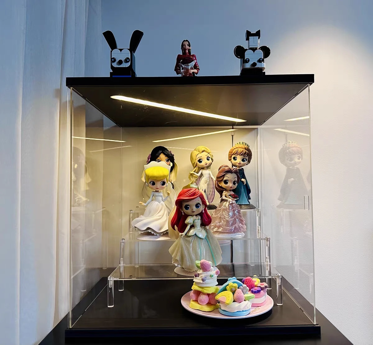 Light Up Acrylic Storage Box For Lego Model Dust-proof High Transparent Figurine Display Cabinet Building Blocks Storage Bin