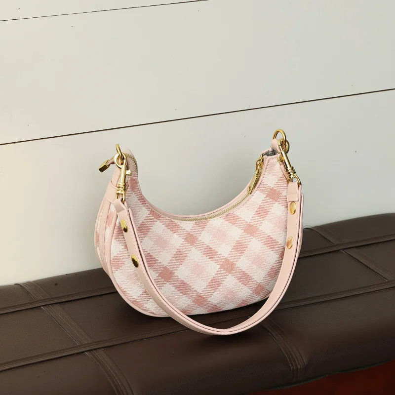 Women's crescent bag，2026New Spring/Summer Color-Contrast Fresh Plaid Bag，Simple, stylish, and versatile moon bag，Unique design,
