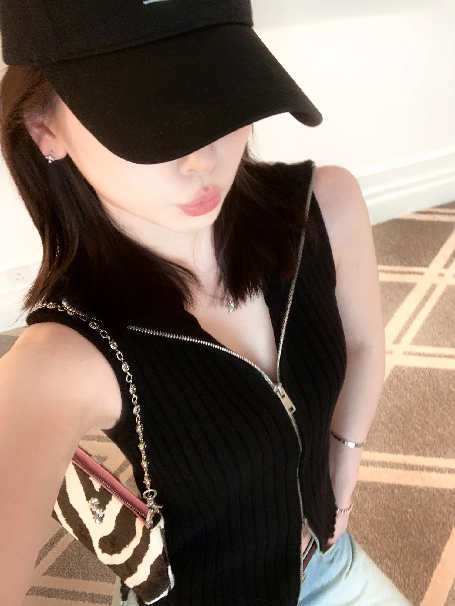 

Жилет женский вязаный на молнии в стиле ретро, летний, повседневный, сладкий, сексуальный, облегающий, на бретельках, топ