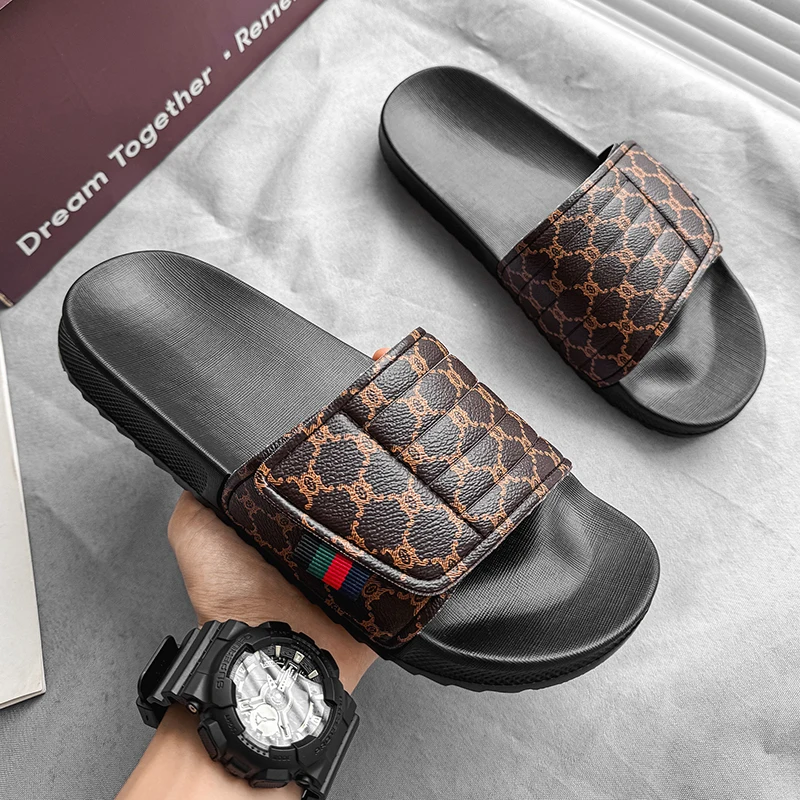 Summer Beach Slippers Men's Fashion Comfortable Breathable Sandals Indoor and Outdoor Sandals Plus Size 46 47