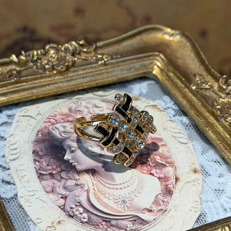 

Vintage Black White Cross Gold Color Rings Woman Knit Rhinestone Accessories Luxury Jewelry Trends 2025 High Quality Wedding