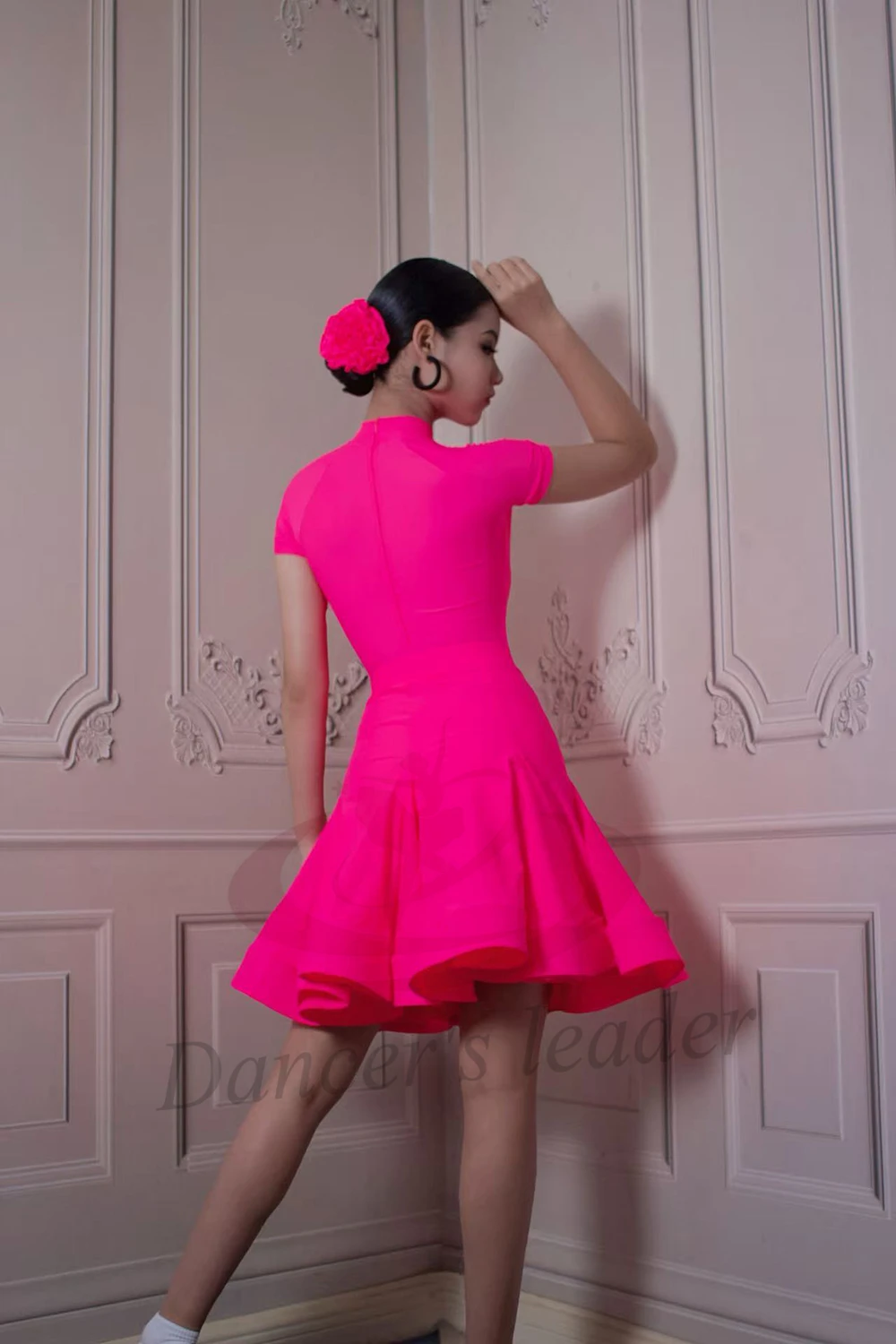 Vestido infantil de dança latina, tecido de nylon padrão europeu, saia de espinha de peixe personalizada de alta qualidade, roupas designadas para meninas