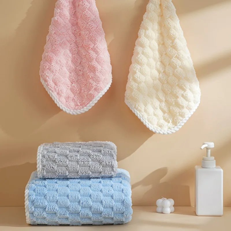 Hand Towel Lovely Cloud Pattern Super Absorbent Hand Towel with Cloud Lattice Pattern for Bathroom Decoration for Daily Use