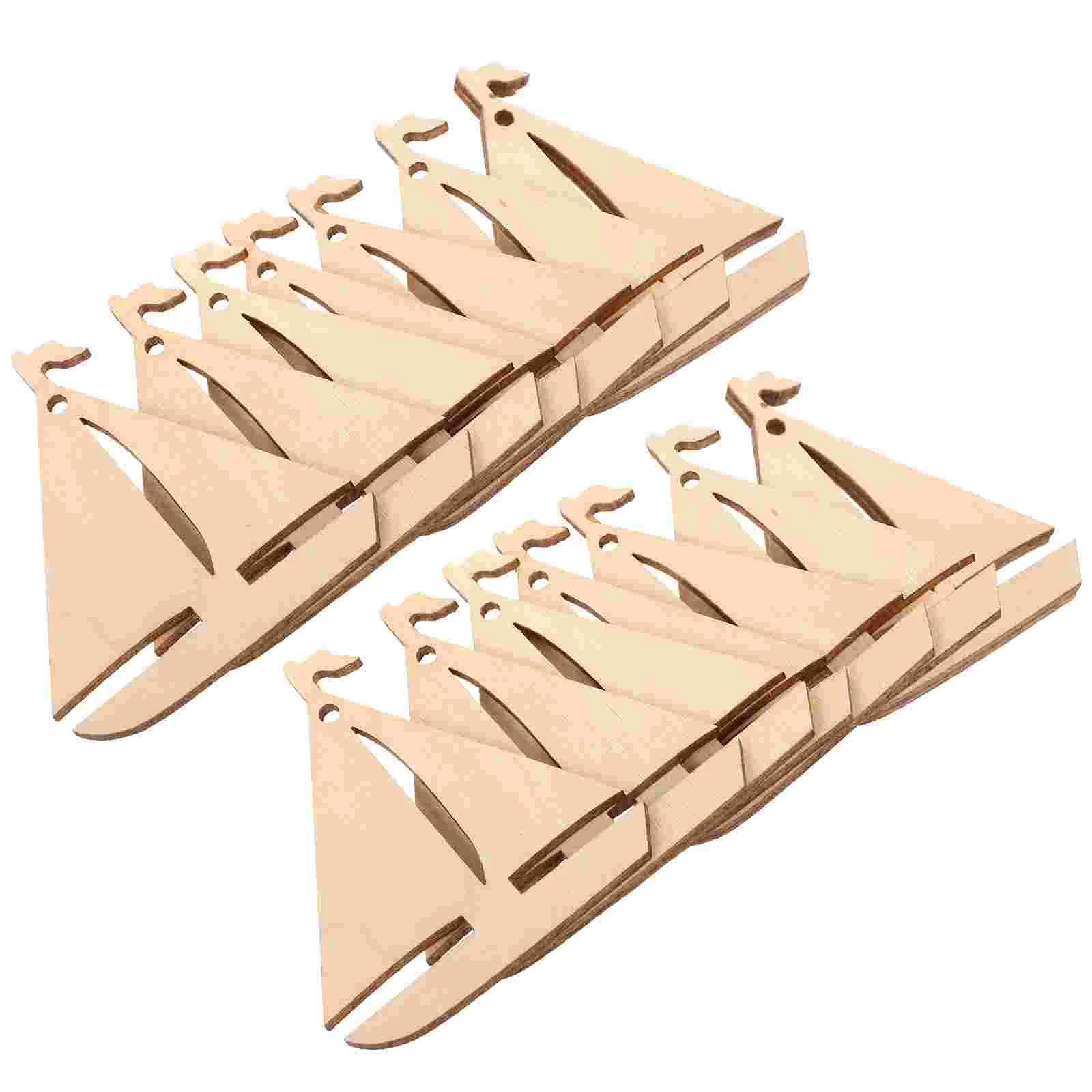 50 Pcs Wooden Sailboat Graffiti Cutouts Material Slices Hand-painted Chips Party DIY Supplies