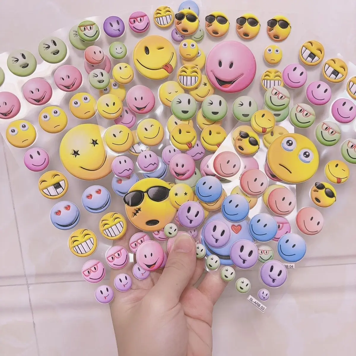 Kawaii التعبير 3D فقاعة القطن ملصق الكرتون Diy بها بنفسك قضية الهاتف المحمول الإبداع الديكور طالب مكافأة ملصق لعبة