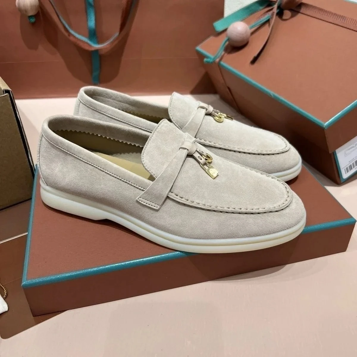 

2025 Unisex Vintage UK Style Leather Loafers Tassel Buckle Breathable Non-Slip Stylish Comfortable Versatile Casual Daily Shoes