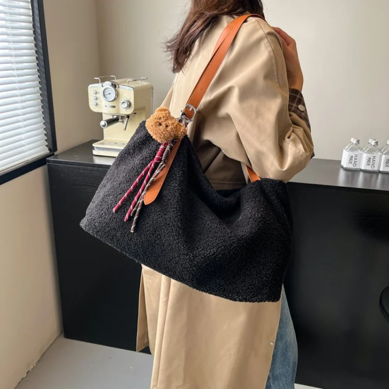 

Famous Designer Leather Women's Tote Bag Luxury Brand Popular Classic Elegant Commuter Daily Use Vintage Bag