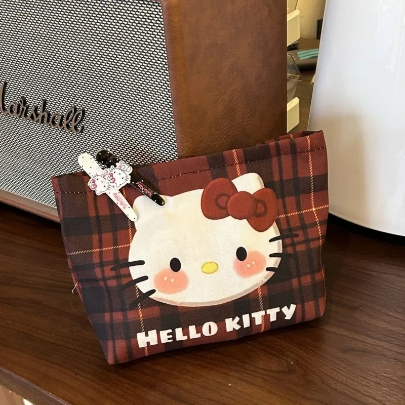 Kawaii sanrio olá kitty dos desenhos animados portátil grande capacidade bonito lona saco de maquiagem saco de armazenamento viagem fone de ouvido bolsa moeda