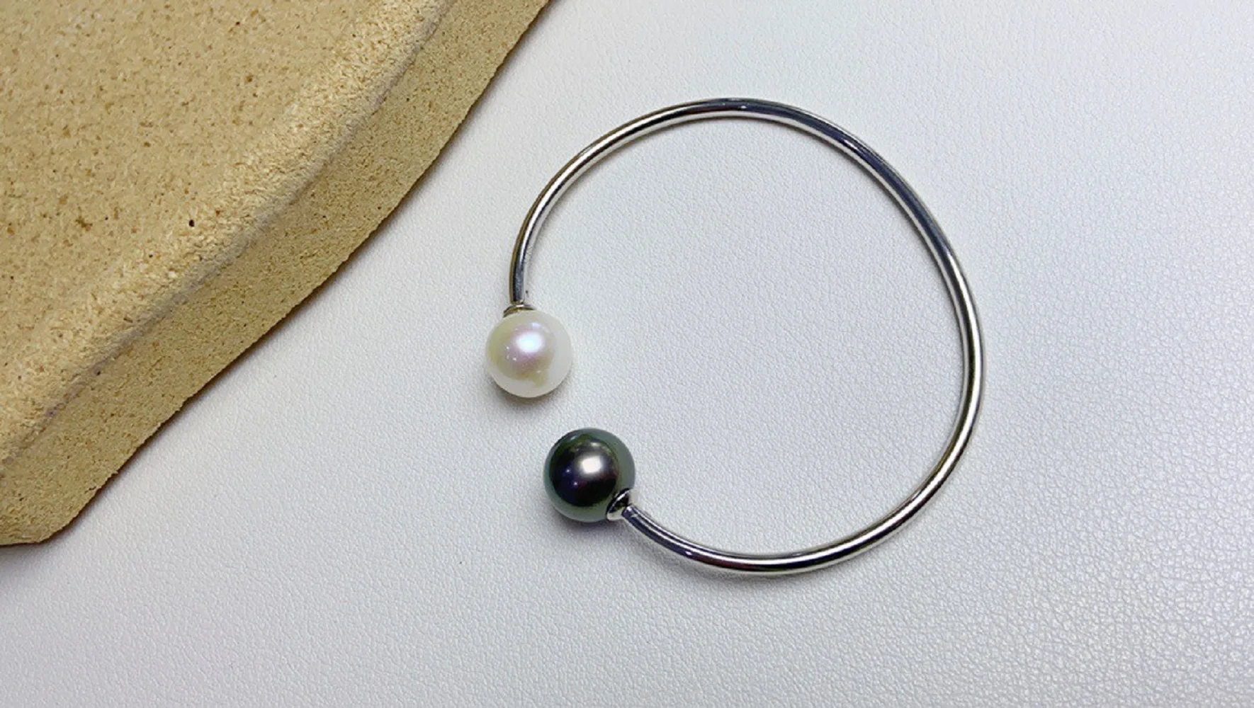 

Браслет с двойным жемчугом AAAA9-10 мм Браслет из натурального жемчуга белого + черного жемчуга 925s