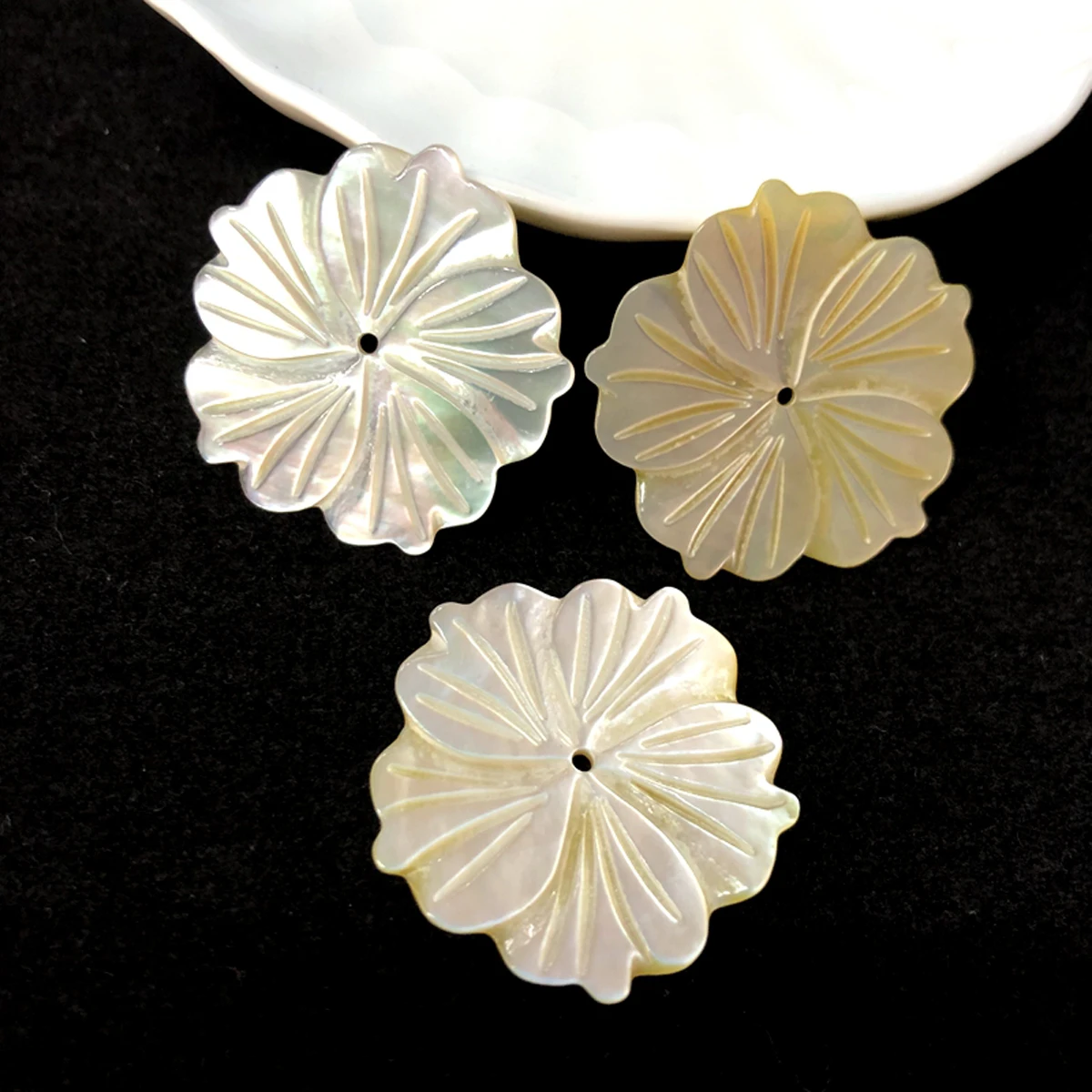 

4Pcs DIY Jewelry Base Accessory Butterfly Shell Flower Beads For Jewelry Making DIY Earrings Necklace Tassel Accessory