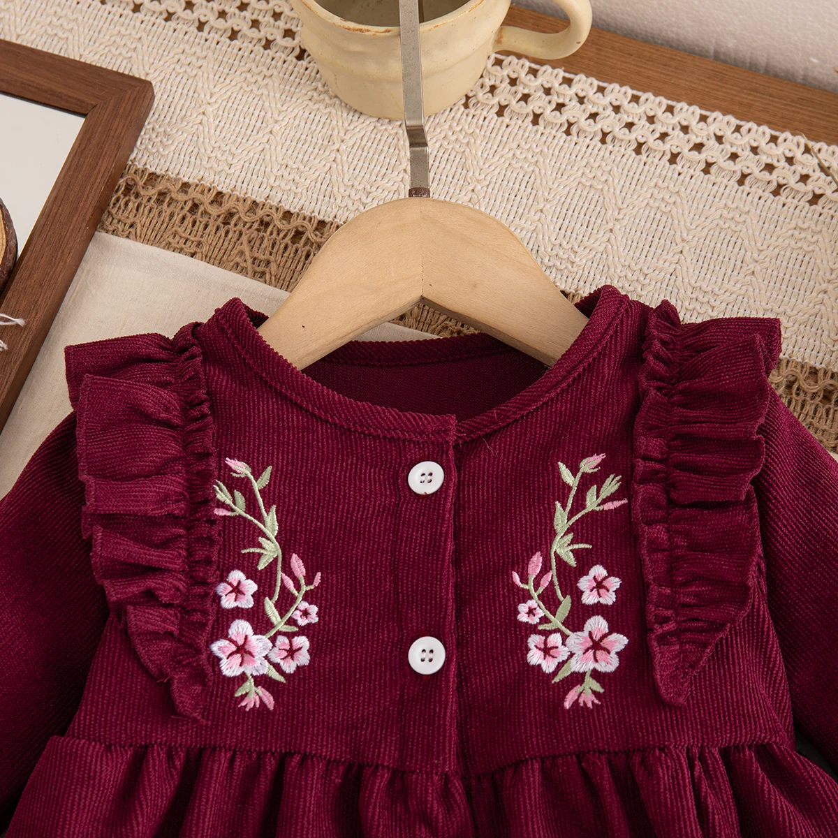 Frühling und Herbst Neues Blumenbesticktes Baby-Mädchenkleid Süße Kinderkleidung mit langen Ärmeln (6 Monate - 3 Jahre) – Detail 7
