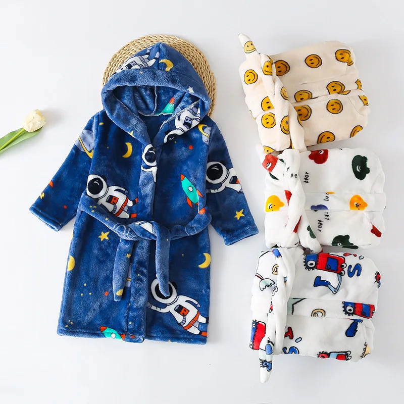 Children's Bathrobes 2026 Autumn Winter Flannel Loungewear Boys Girls Nightgown Hooded Long-sleeve Robe