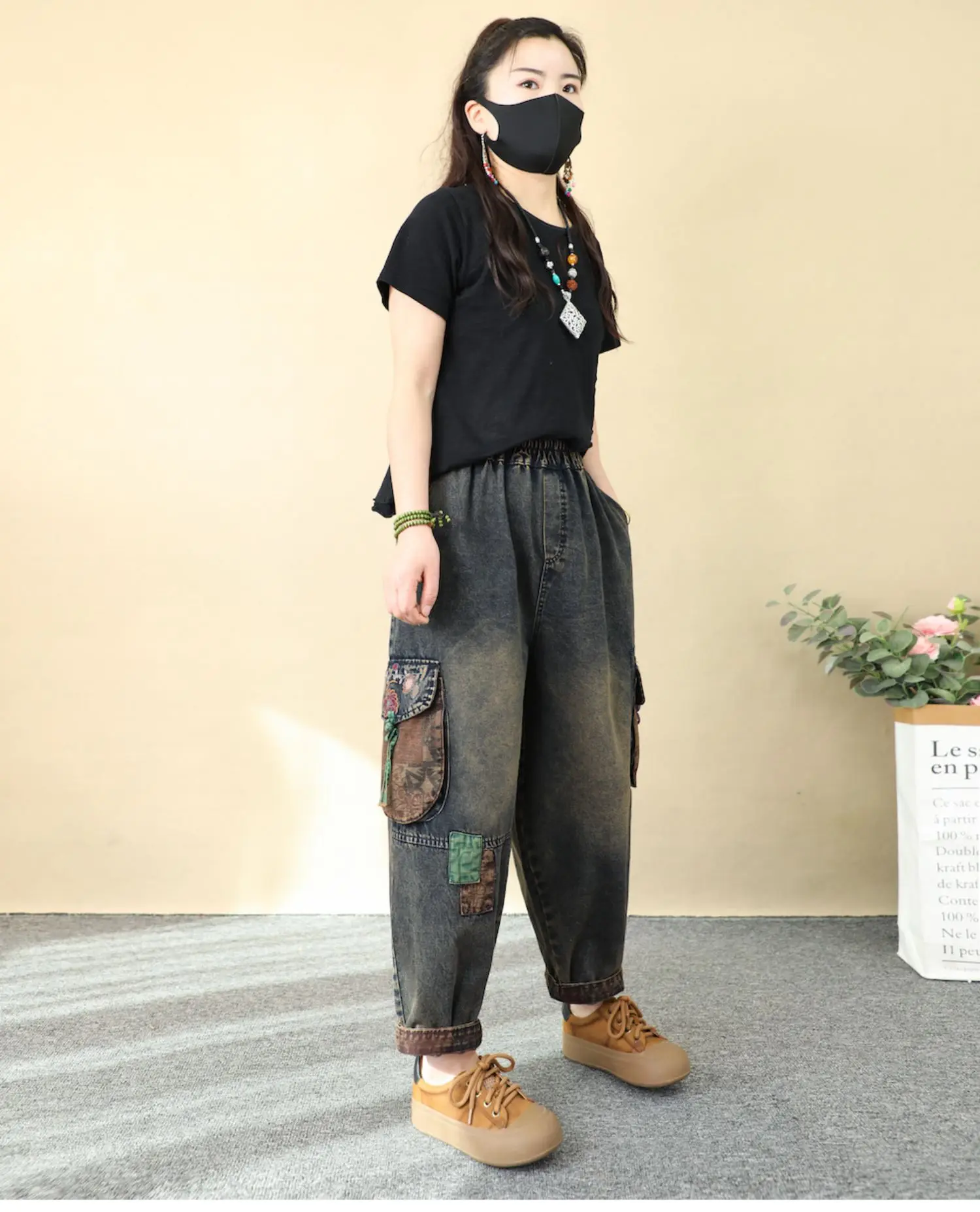 Pantalones vaqueros bordados con parche de bolsillo estampado de estilo étnico Vintage para mujer pantalones bombachos recortados bordados sueltos primavera