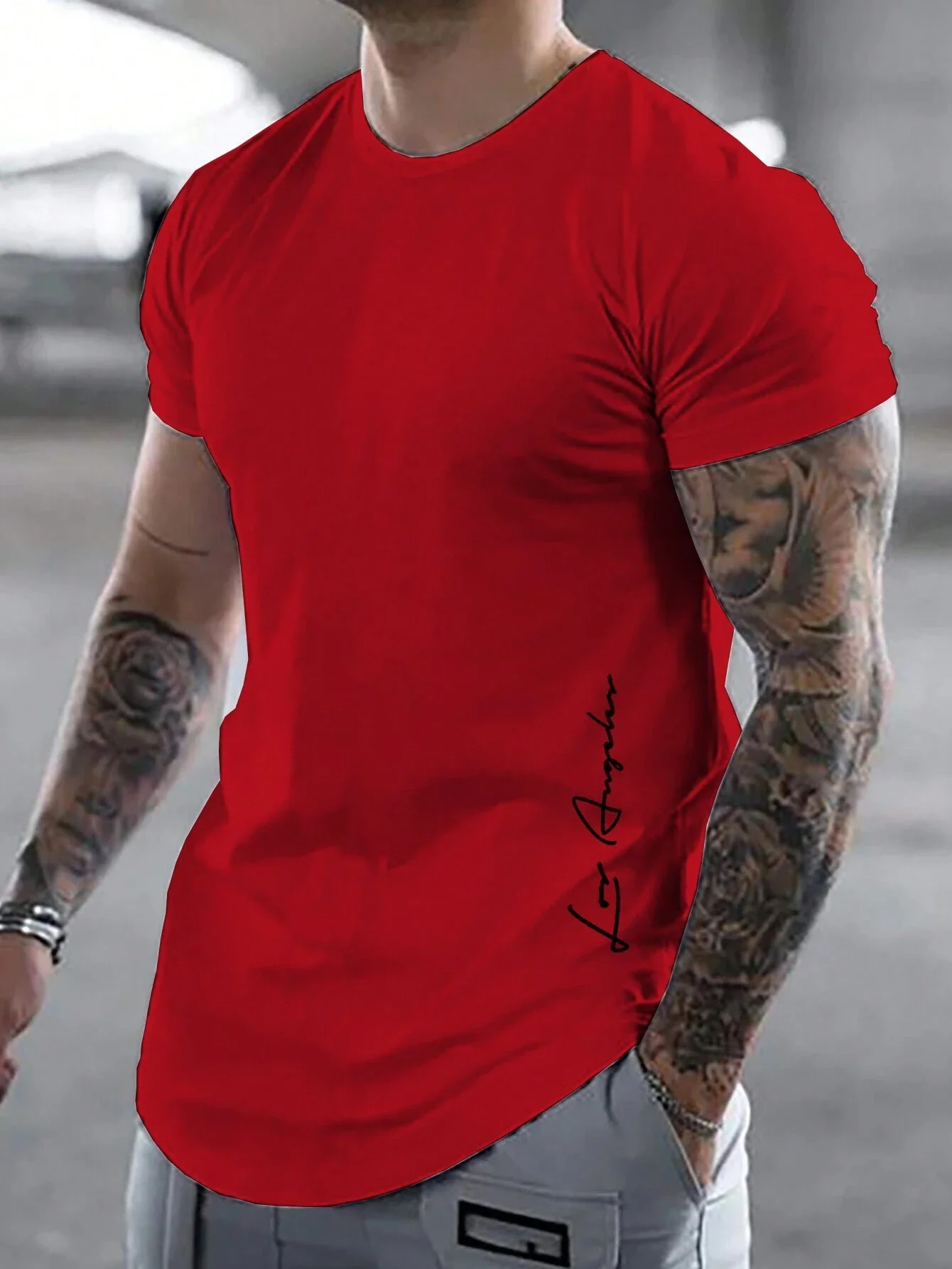 Manfinity Men's T-shirt with letter curved hem