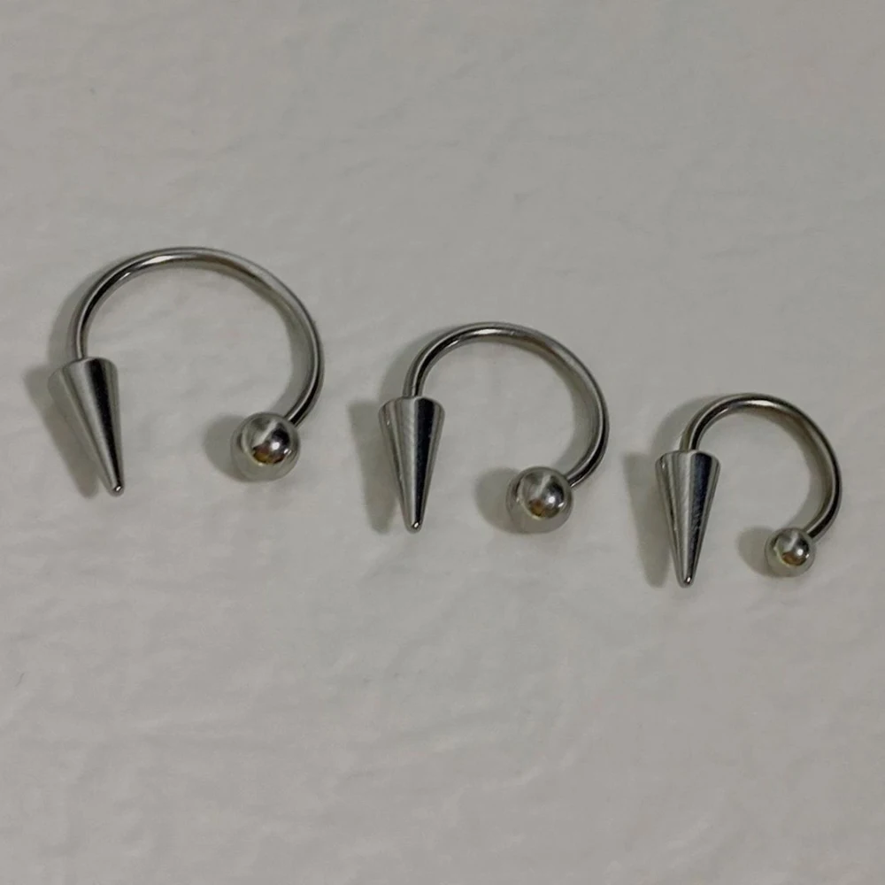 2Pcs Stainless Steel Piercing Lip Ring Lip Studs Fashion Gothic Nose Piercing Ring Belly Button Ring Lip Piercing Body Jewelry