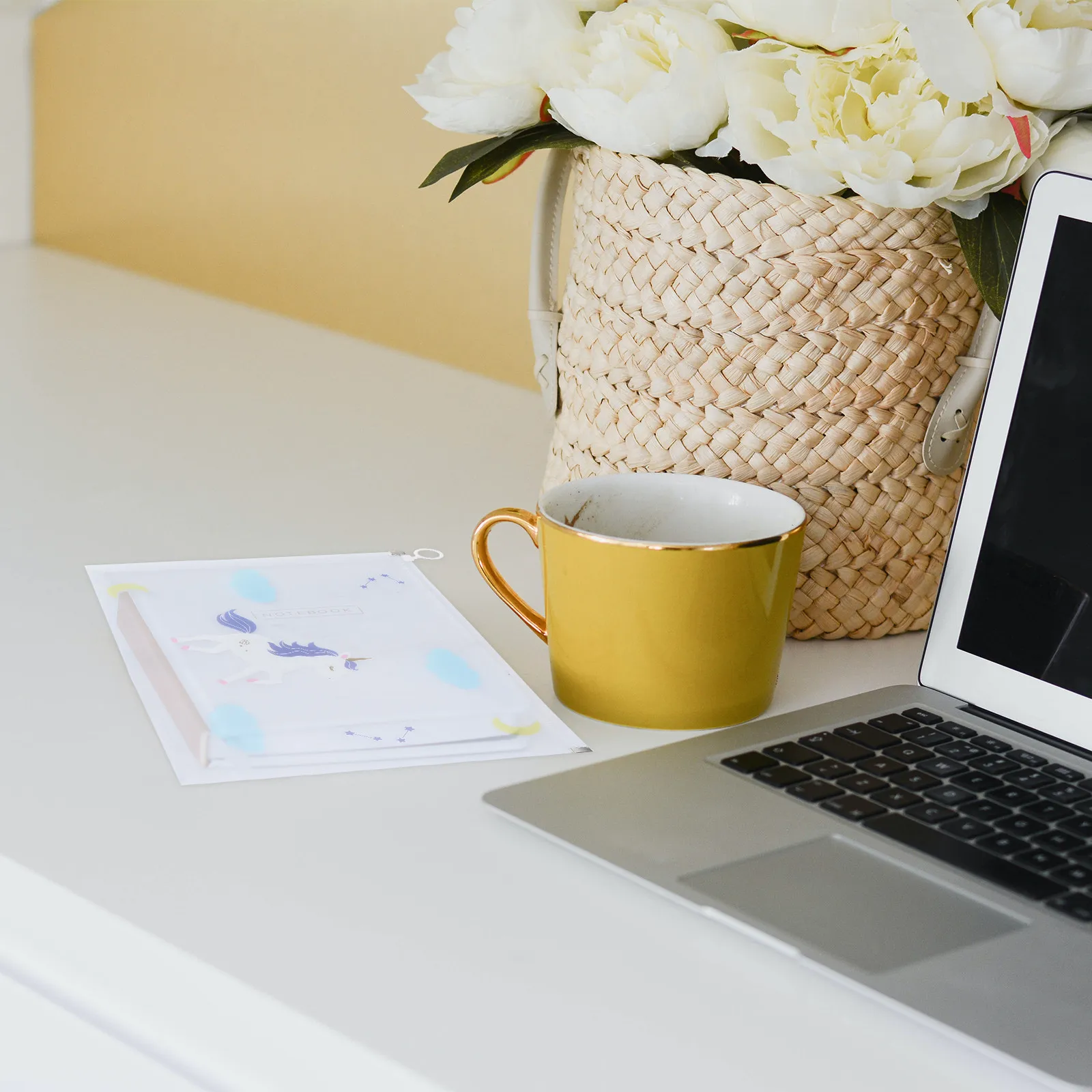 

4Pcs Cartoon Stationery Zipper Bags Transparent Document Holders Wear-Resistant File Storage Pouches for Students A4 Paper