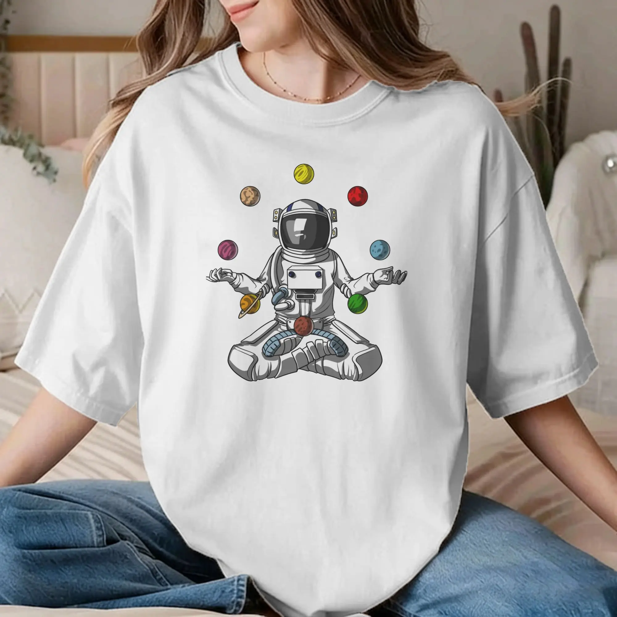 Astronaut Juggling Planets Men Women T Shirts Cosmic Solar System Fashion Tees O Neck T-Shirts Pure Cotton Printing Tops