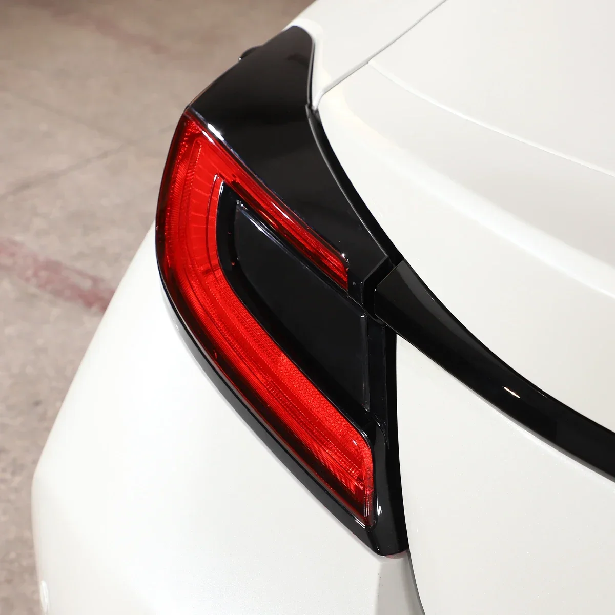 

For Subaru BRZ For Toyota 86 22 Rear Lamp Shade Brake Indicator Light Reversing Lamp Blackened Tail Lamp Cover Auto Accessories