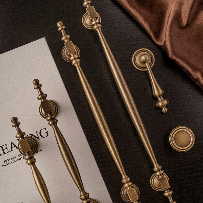 Brushed antique brass furniture handle 2